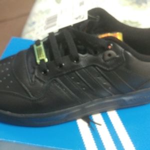 Adidas Sneaker Brand New